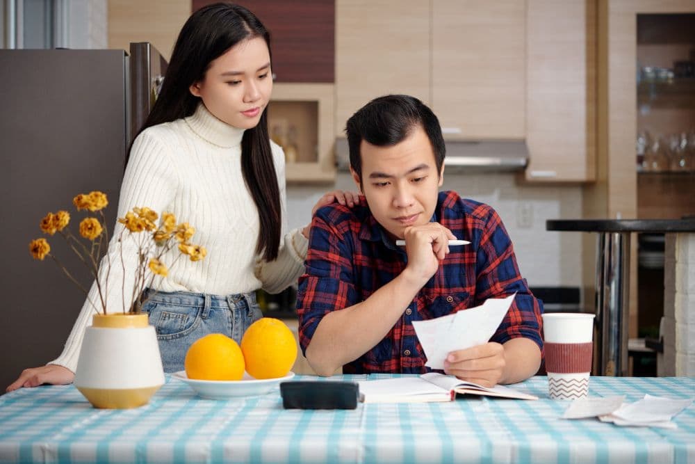 Avoid Financial Burnout: 9 Smart Money Management Tips for the Sandwich Generation